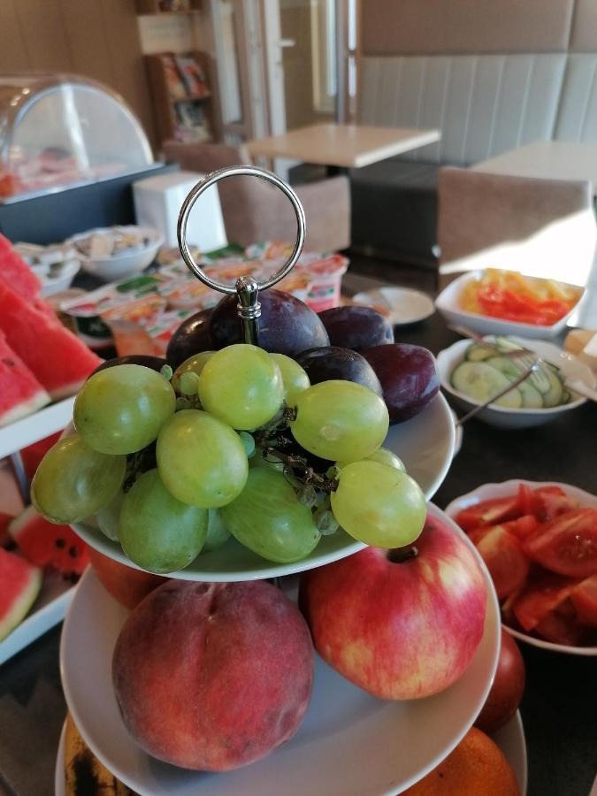 Hotel Dolce Vita Balatonkenese Ngoại thất bức ảnh