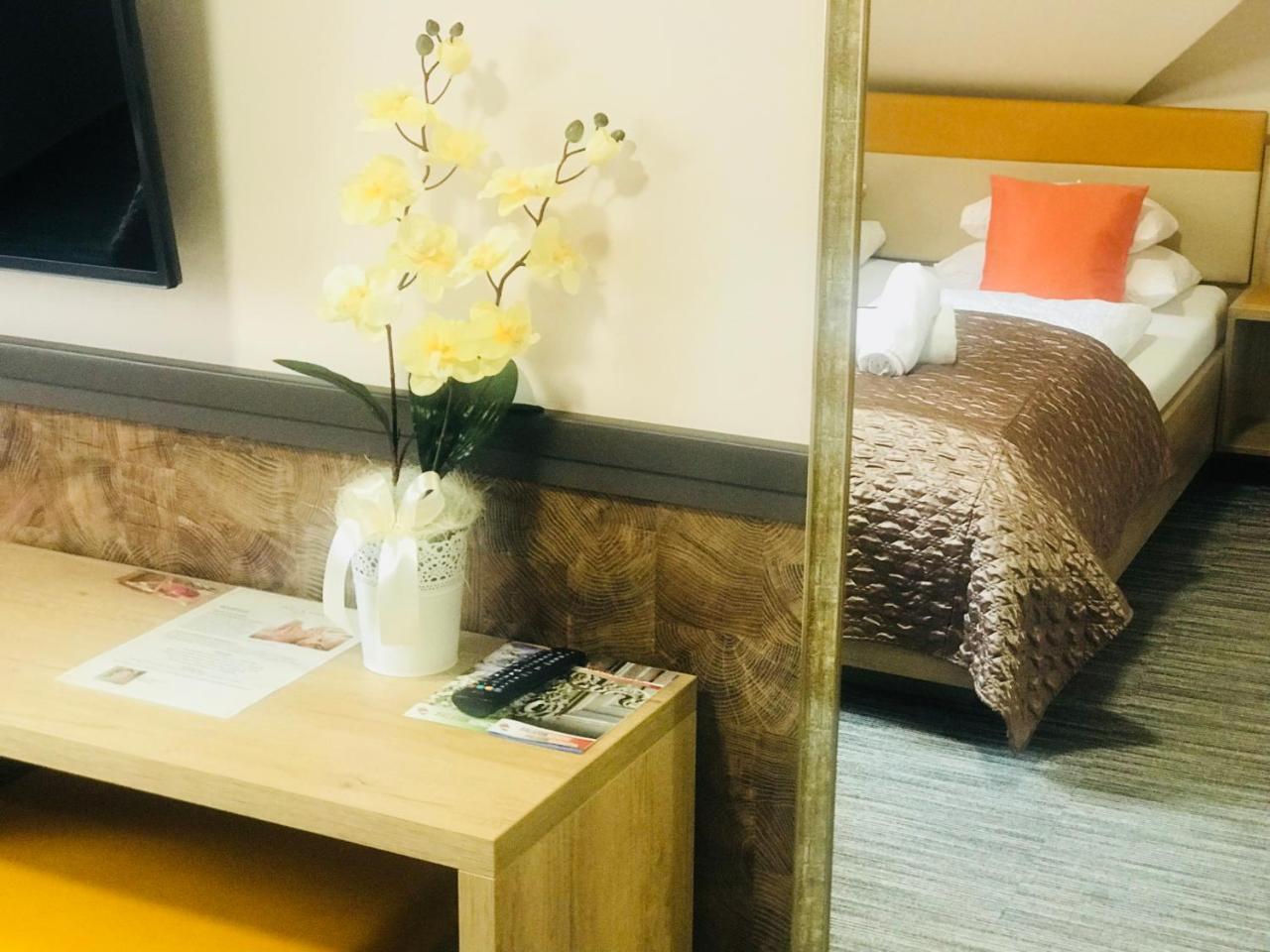 Hotel Dolce Vita Balatonkenese Ngoại thất bức ảnh